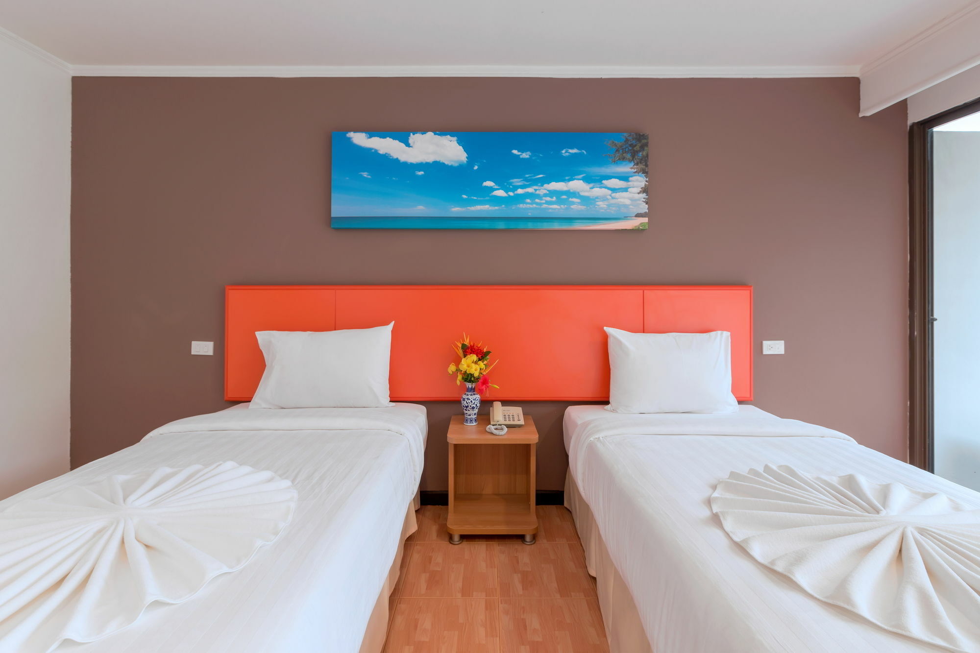Patong 7Days Premium Hotel Phuket Buitenkant foto
