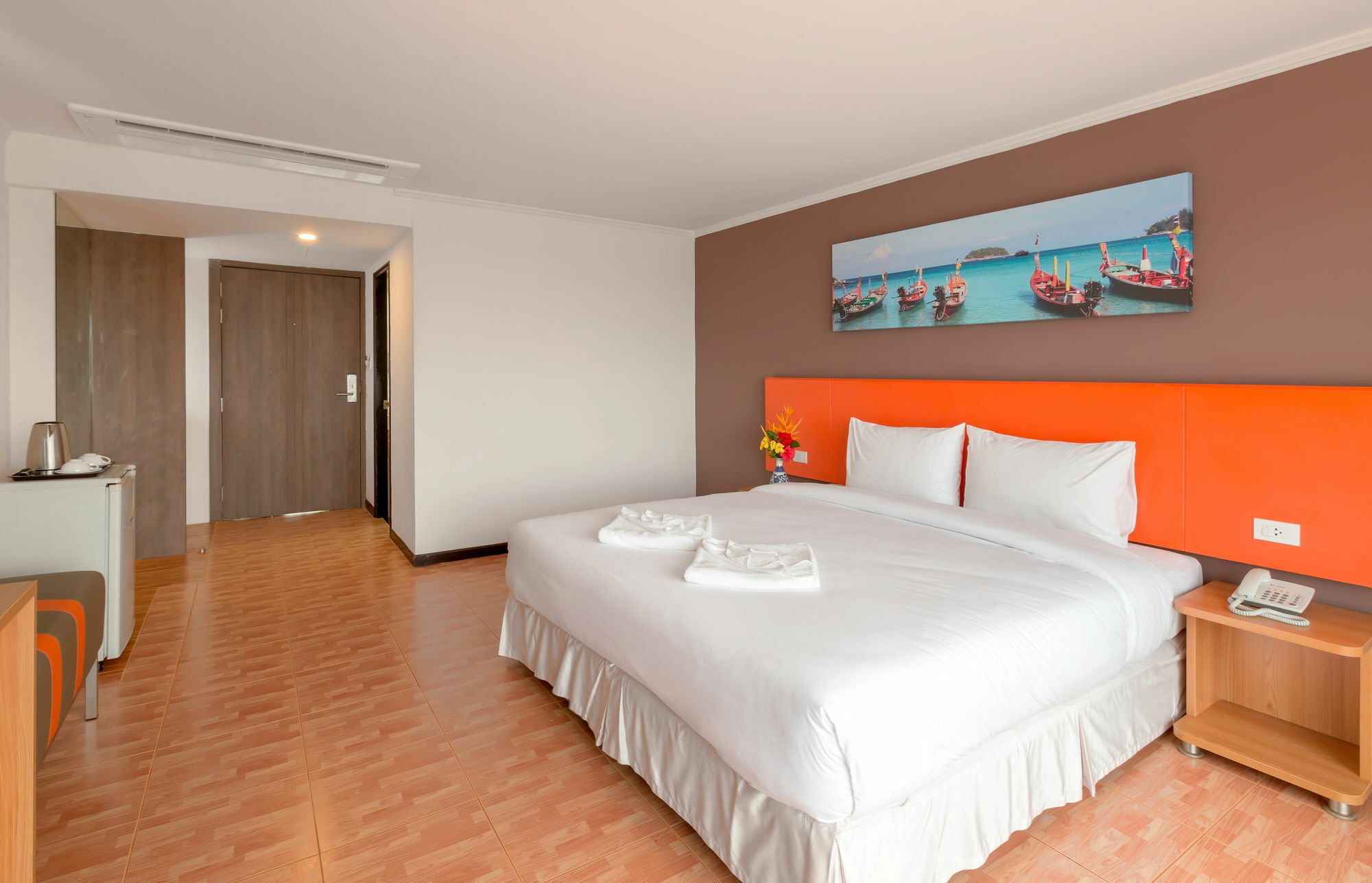 Patong 7Days Premium Hotel Phuket Buitenkant foto