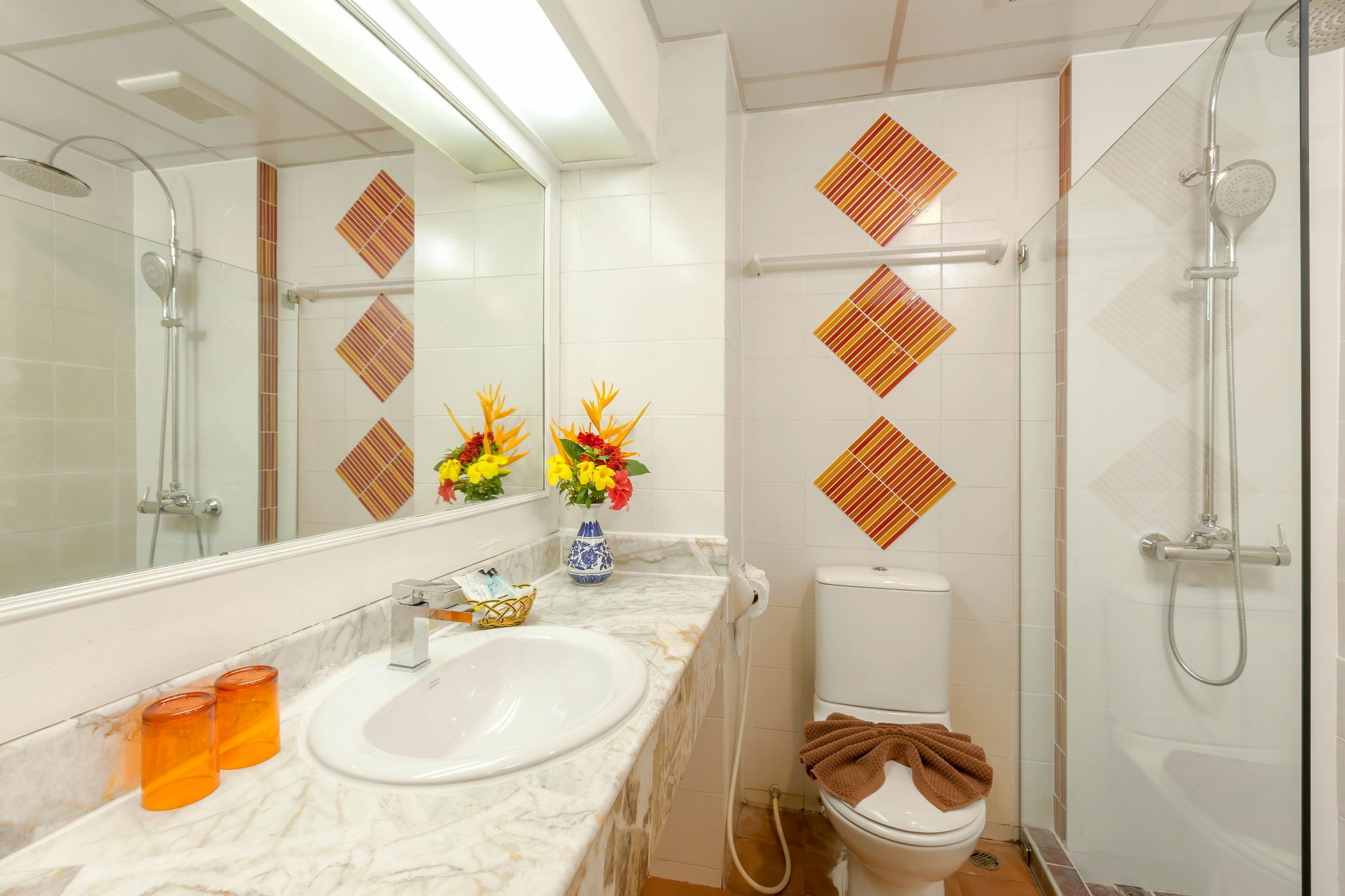 Patong 7Days Premium Hotel Phuket Buitenkant foto