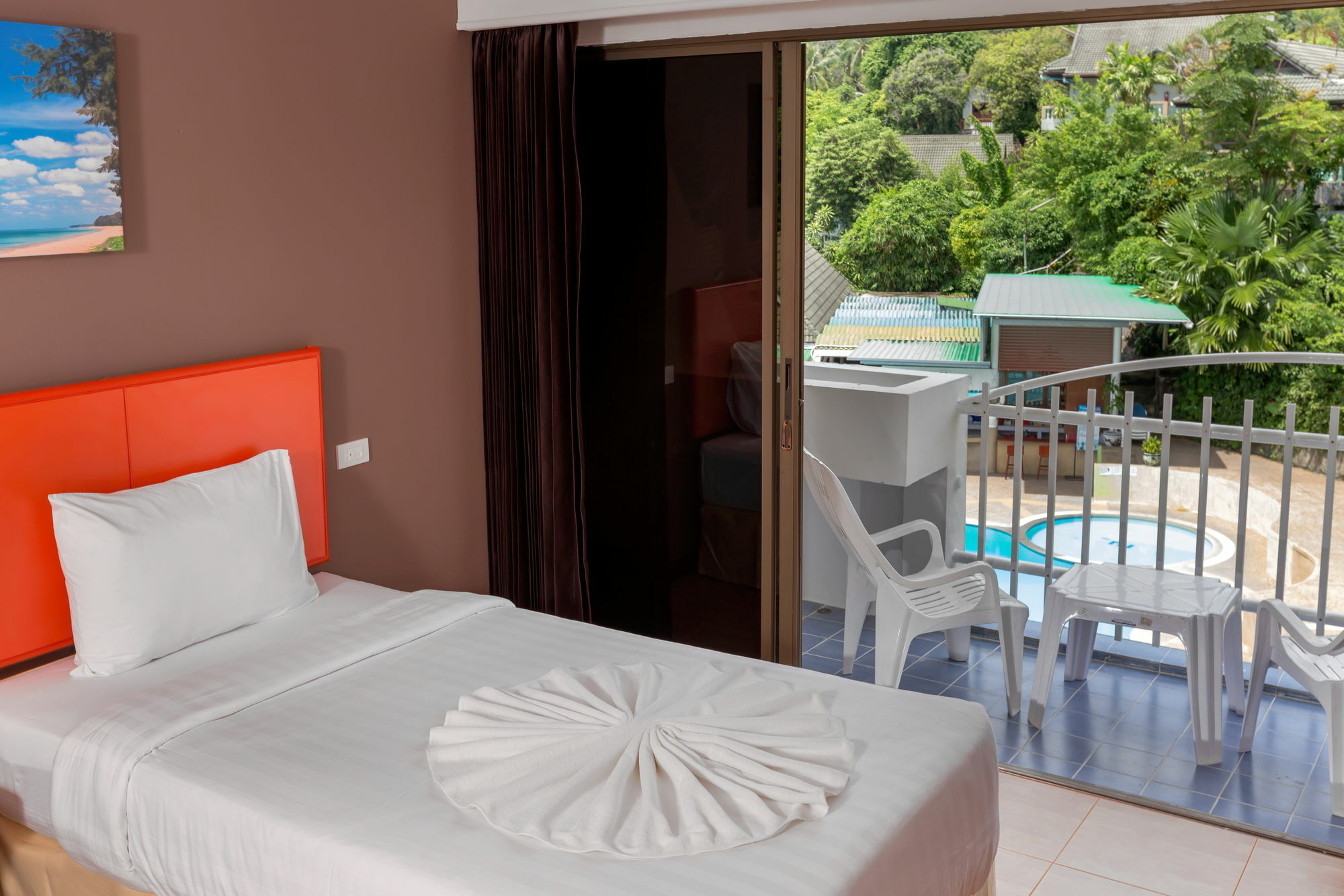 Patong 7Days Premium Hotel Phuket Buitenkant foto