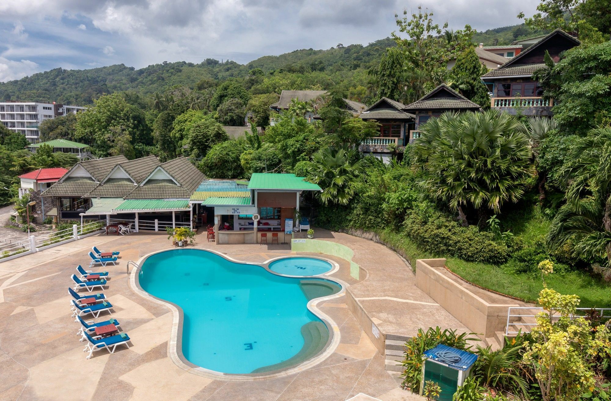 Patong 7Days Premium Hotel Phuket Buitenkant foto
