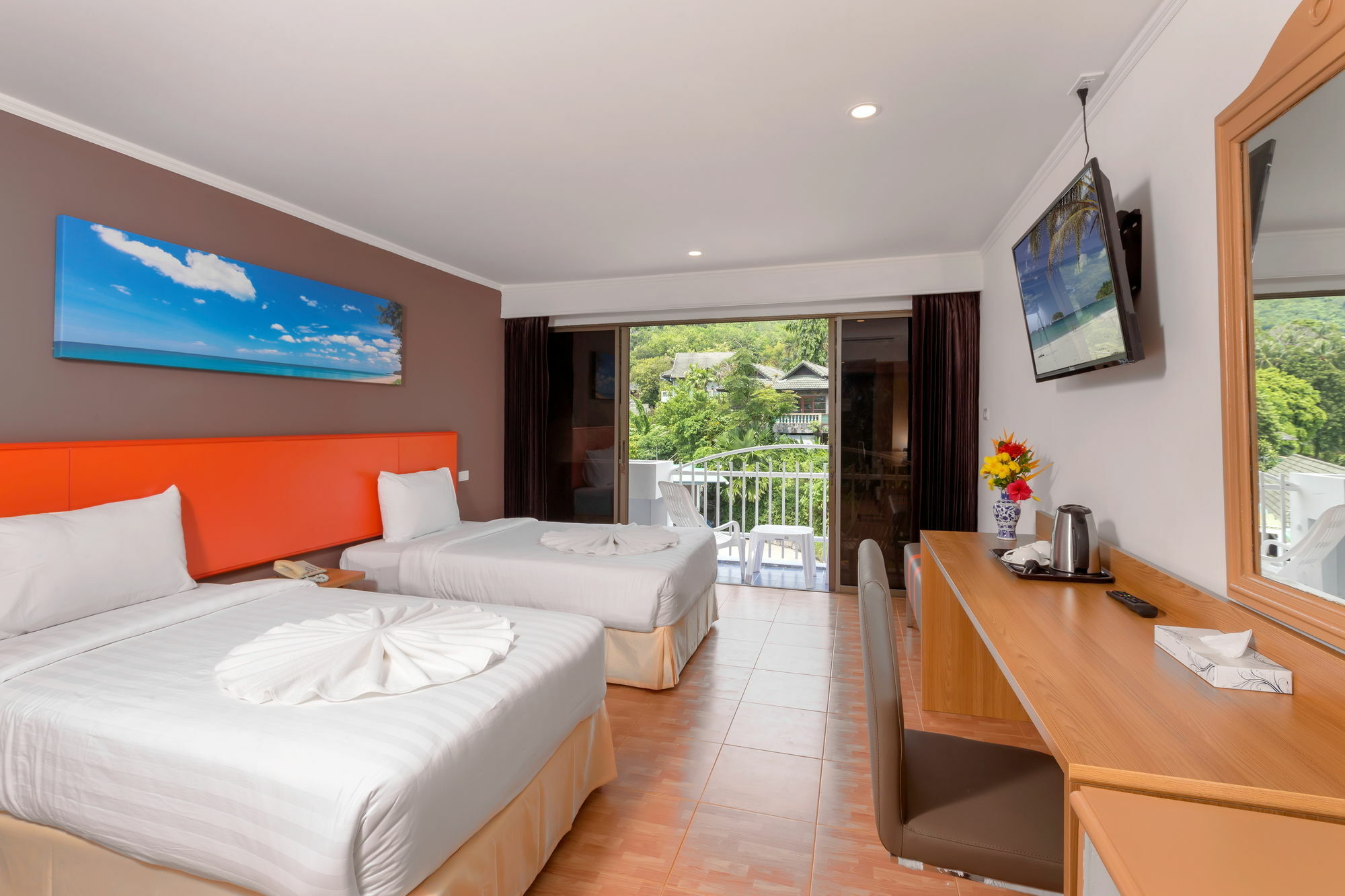 Patong 7Days Premium Hotel Phuket Buitenkant foto