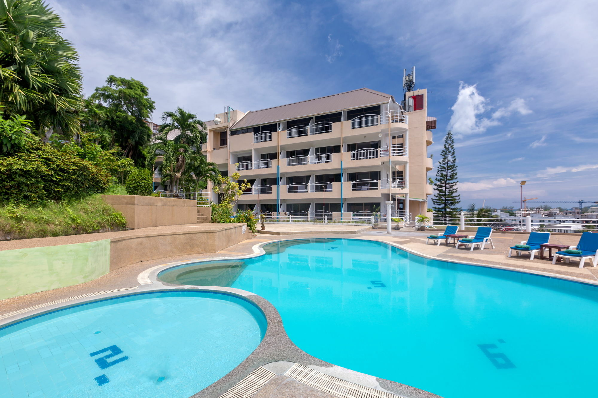 Patong 7Days Premium Hotel Phuket Buitenkant foto