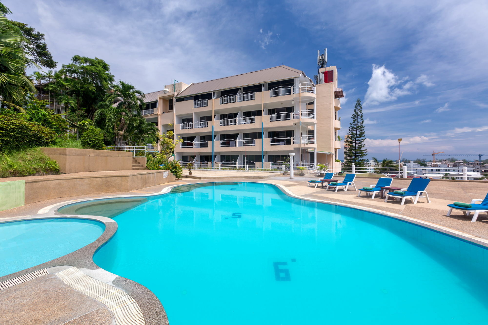 Patong 7Days Premium Hotel Phuket Buitenkant foto